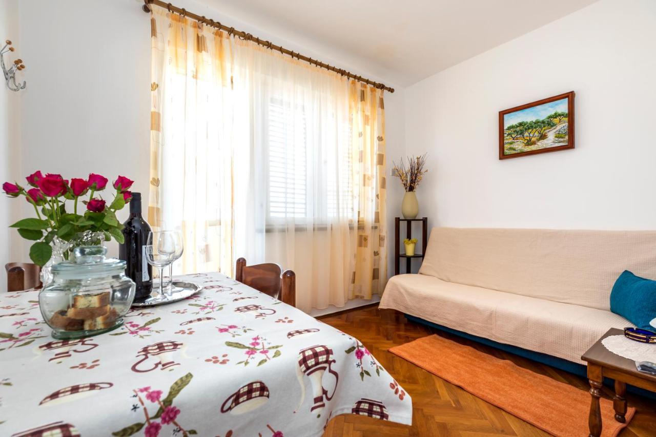 Apartment Muzic Mali Losinj Luaran gambar